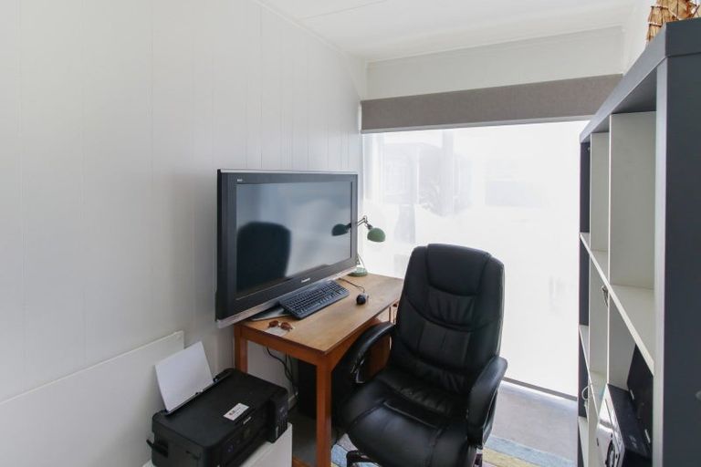 Photo of property in 16 Linklater Avenue, Foxton Beach, Foxton, 4815