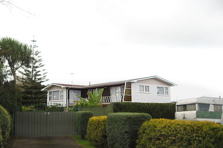 Photo of property in 148 Gossamer Drive, Pakuranga Heights, Auckland, 2010