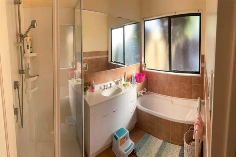 Photo of property in 22 Castlehill Court, Wattle Downs, Auckland, 2103