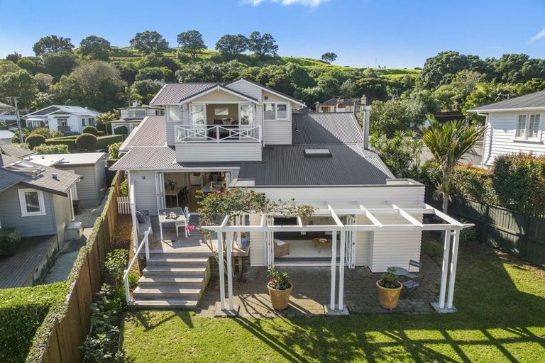 Photo of property in 26 Jubilee Avenue, Devonport, Auckland, 0624