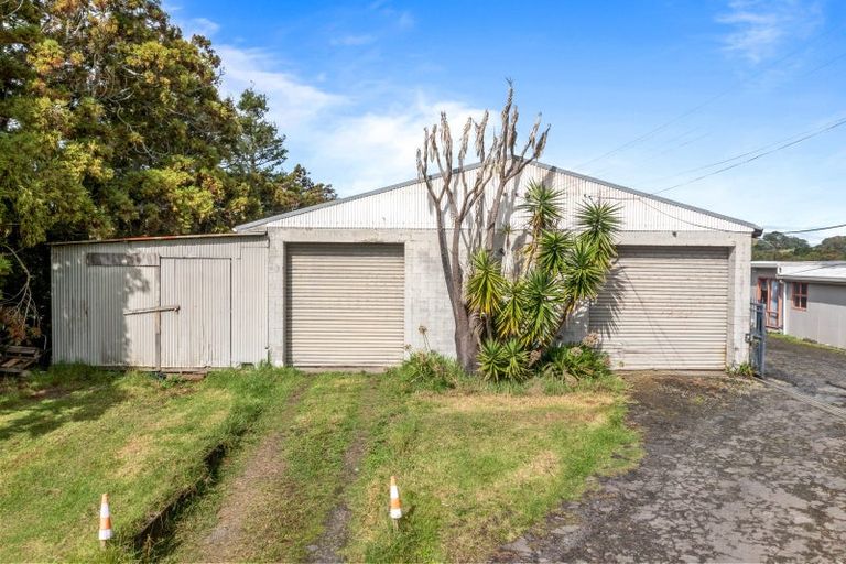 Photo of property in 49 Tawa Road, Kumeu, 0891
