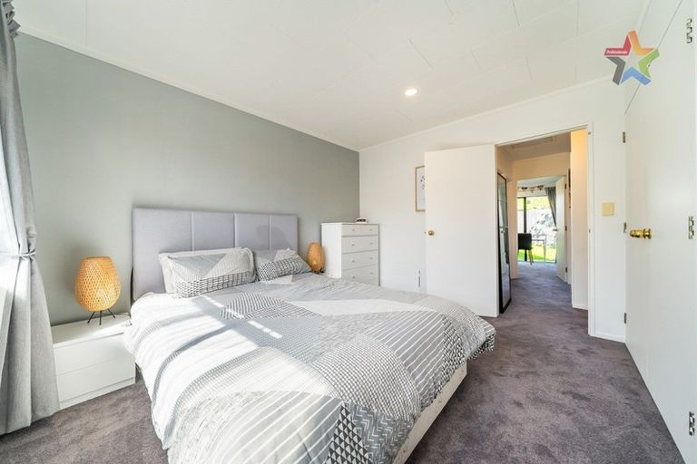 Photo of property in 21 Jasmine Grove, Maungaraki, Lower Hutt, 5010