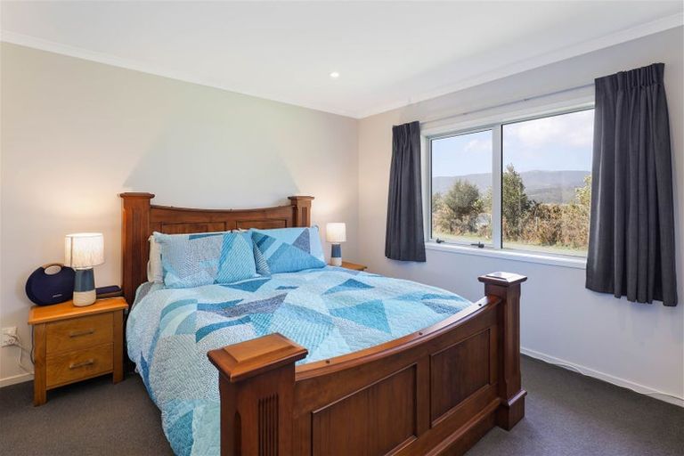 Photo of property in 4 Cory Jane Grove, Riverstone Terraces, Upper Hutt, 5018