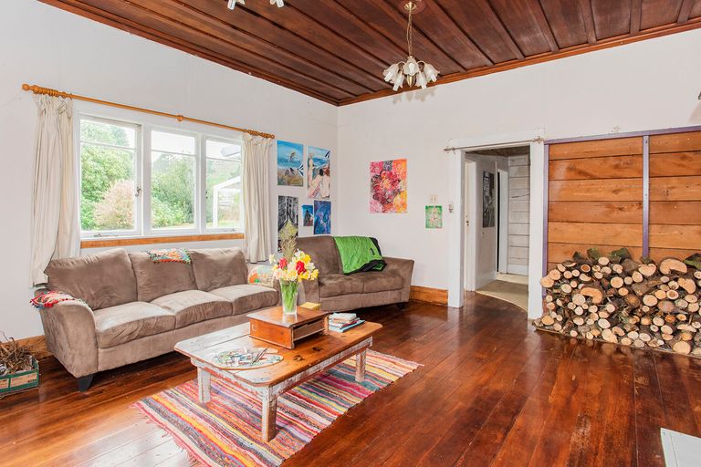 Photo of property in 4 Terrace Street, Matawai, 4075