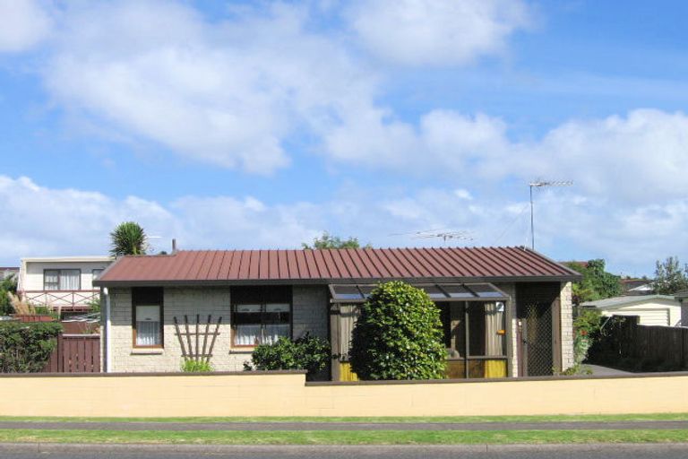 Photo of property in 2/73 Butley Drive, Farm Cove, Auckland, 2012