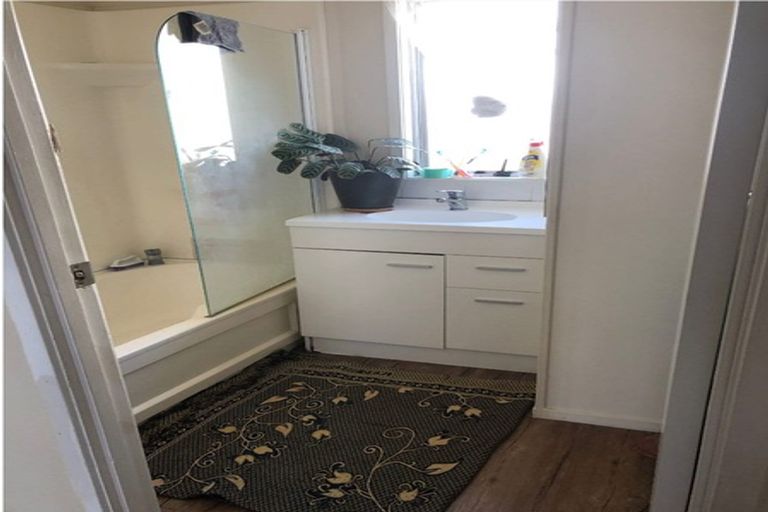 Photo of property in 2/90 Finlayson Avenue, Clendon Park, Auckland, 2103