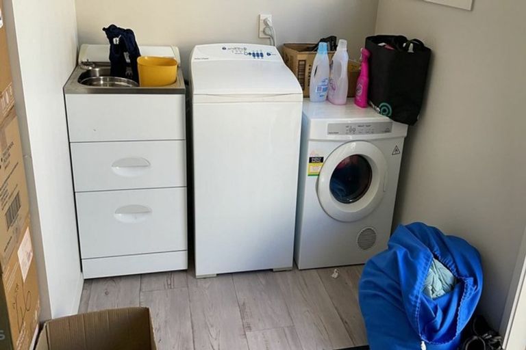 Photo of property in 21 Latimer Way, Petone, Lower Hutt, 5012