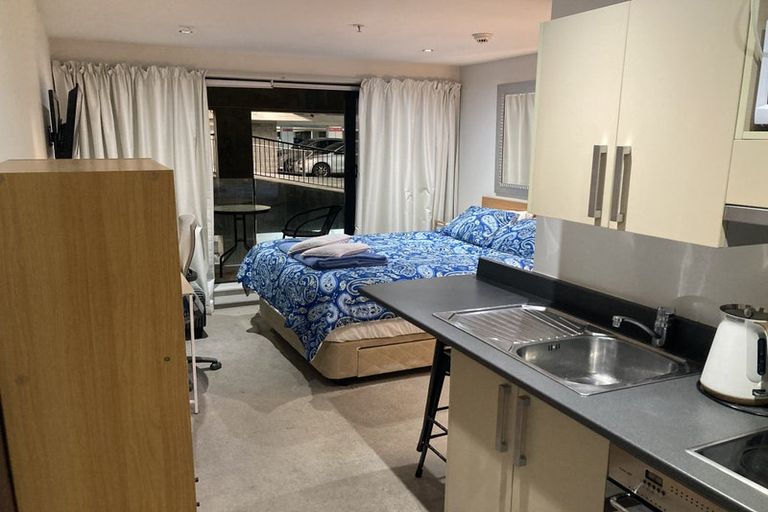 Photo of property in Dual Apartments, 108/142 Vivian Street, Te Aro, Wellington, 6011