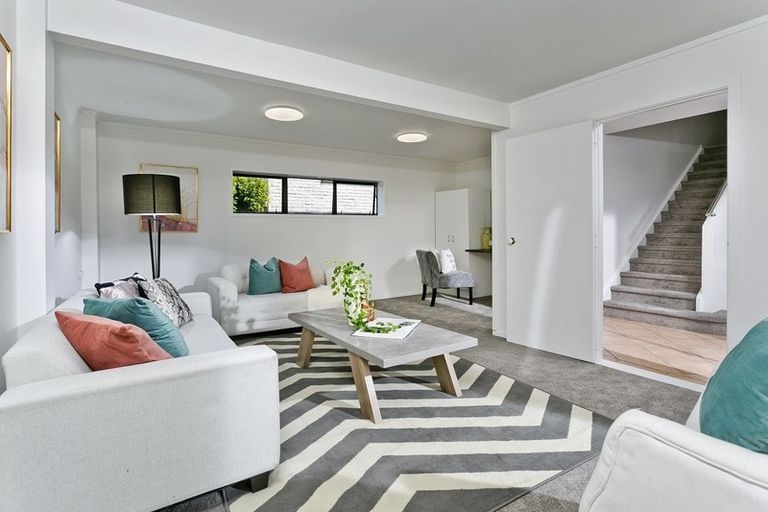 Photo of property in 29 Sandiacre Way, Browns Bay, Auckland, 0630