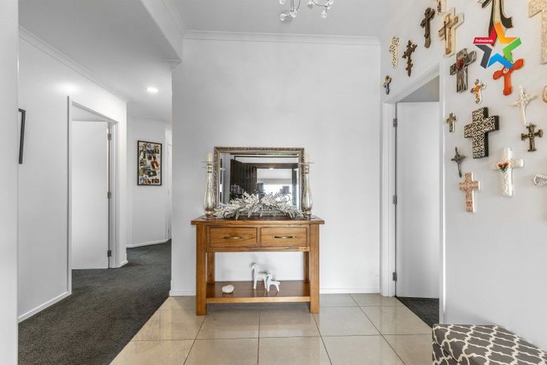 Photo of property in 16 Court Of Ascot, Seaward Bush, Invercargill, 9812