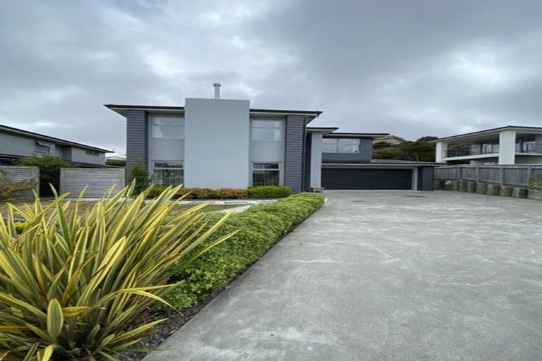 Photo of property in 9 Okataina Way, Aotea, Porirua, 5024