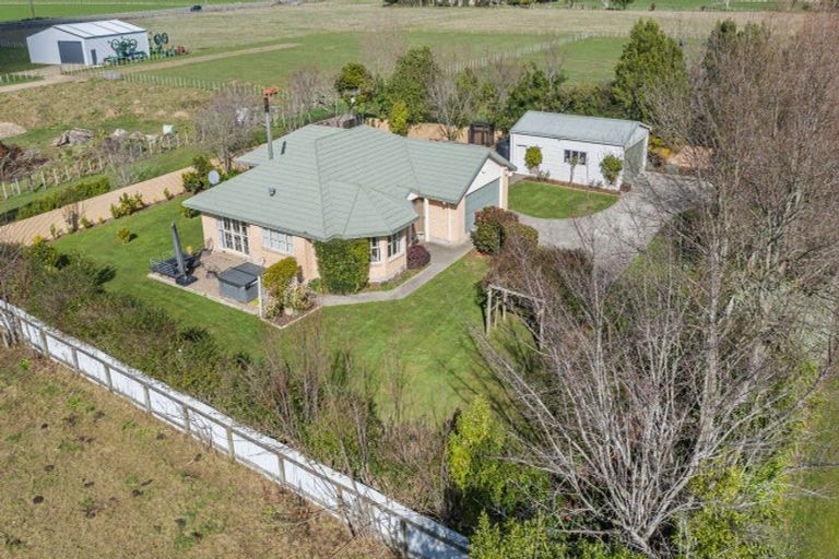 Photo of property in 9 Garth Road, Levin, 5571