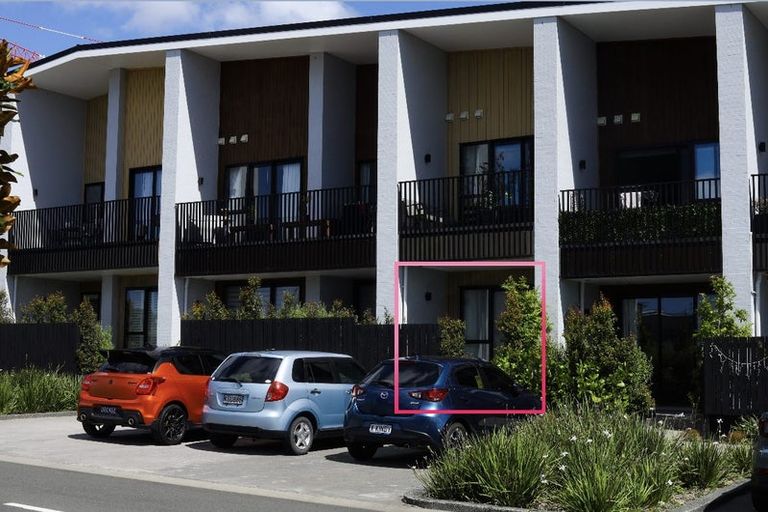 Photo of property in 6/1 Genevieve Lane, Hobsonville, Auckland, 0616