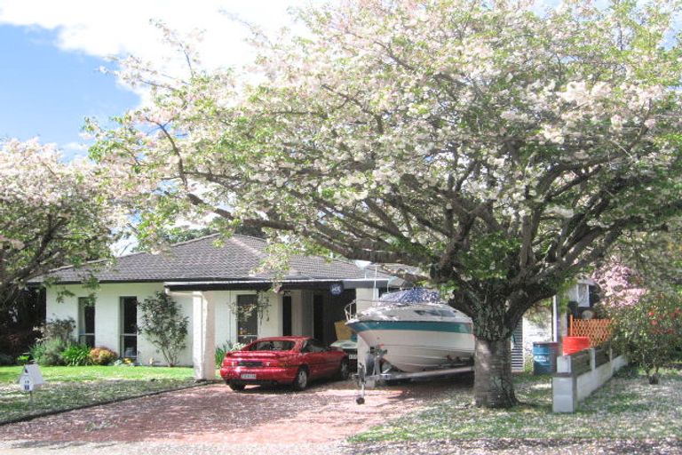 Photo of property in 15 Carter Drive, Pomare, Rotorua, 3015