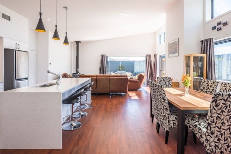 Photo of property in 97 The Drive, Paraparaumu Beach, Paraparaumu, 5032