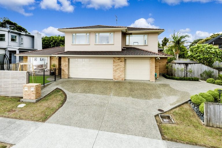 Photo of property in 5 Corricvale Way, Northcross, Auckland, 0632