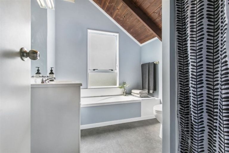 Photo of property in 1/16 Kintara Drive, Massey, Auckland, 0614