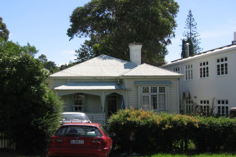 Photo of property in 5 Cautley Street, Stanley Point, Auckland, 0624