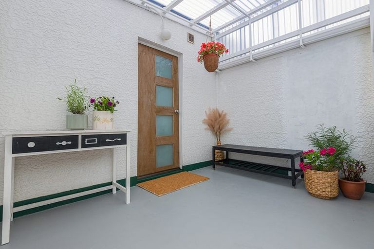 Photo of property in 111 North Belt, Lincoln, 7608