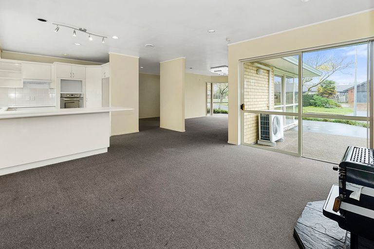 Photo of property in 3 Gairloch Place, Wattle Downs, Auckland, 2103