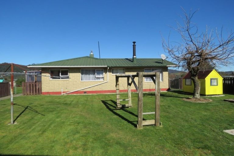 Photo of property in 42 Coal Street, Reefton, 7830