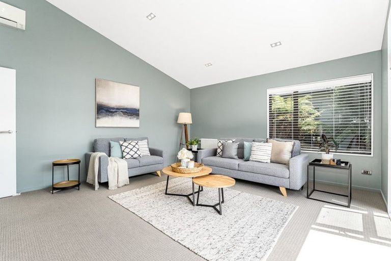 Photo of property in 37 Navigation Drive, Whitby, Porirua, 5024