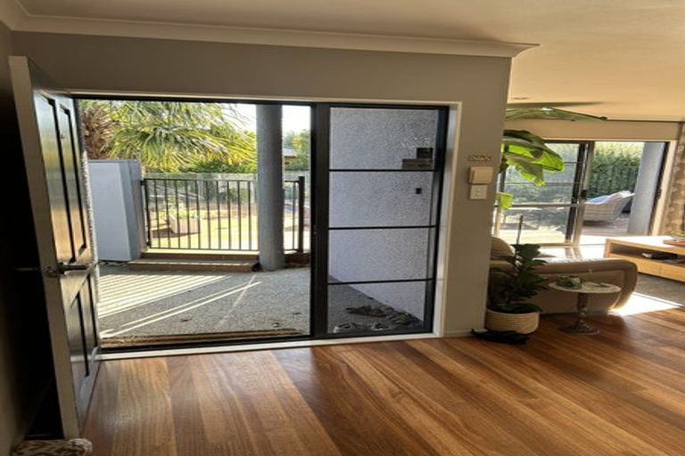 Photo of property in 14 Scott Place, Havelock North, 4130