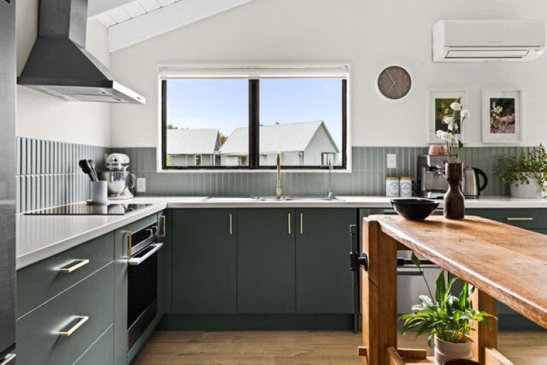 Photo of property in 12 Chestnut Court, Havelock North, 4130