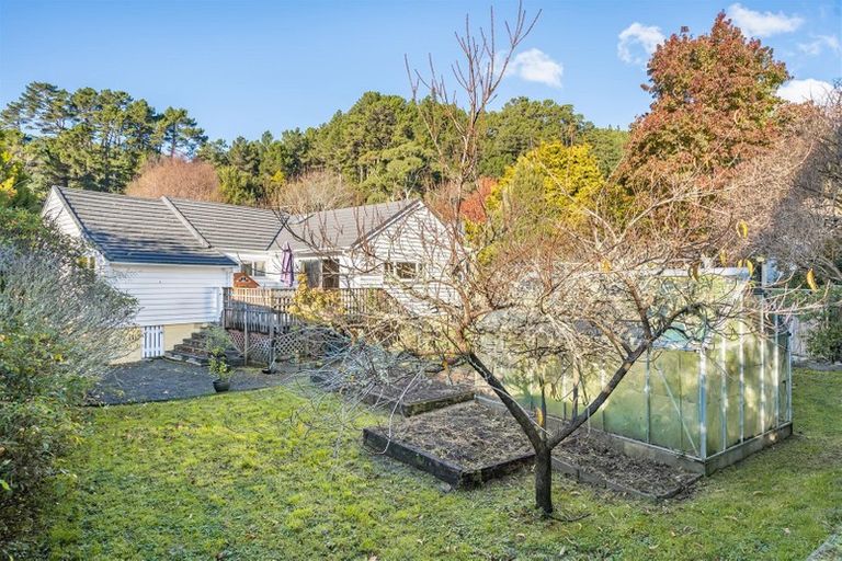 Photo of property in 86 Pinehaven Road, Pinehaven, Upper Hutt, 5019