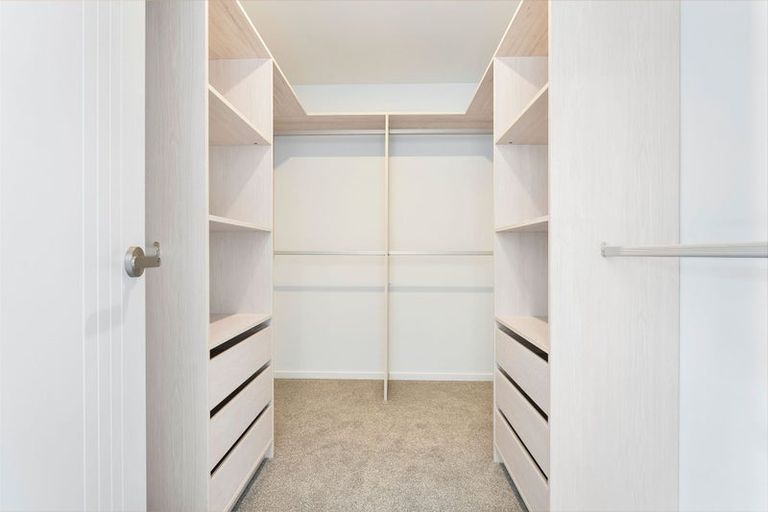 Photo of property in 16 Exmouth Road, Northcote, Auckland, 0627