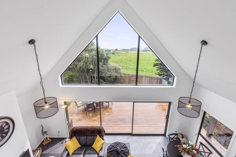 Photo of property in 42 Pukenamu Road, Te Horo, Otaki, 5581