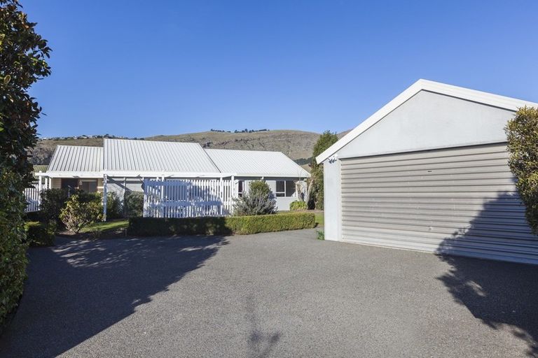 Photo of property in 39 Laing Crescent, Heathcote Valley, Christchurch, 8022
