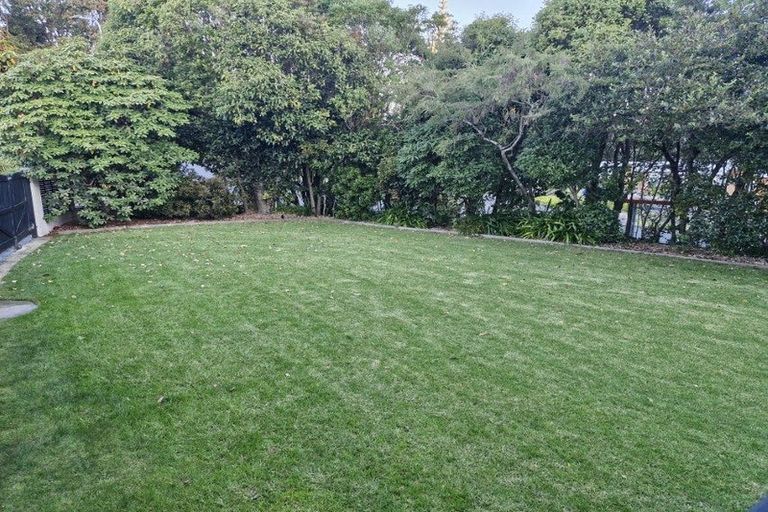 Photo of property in 1 Ambury Place, Merrilands, New Plymouth, 4312