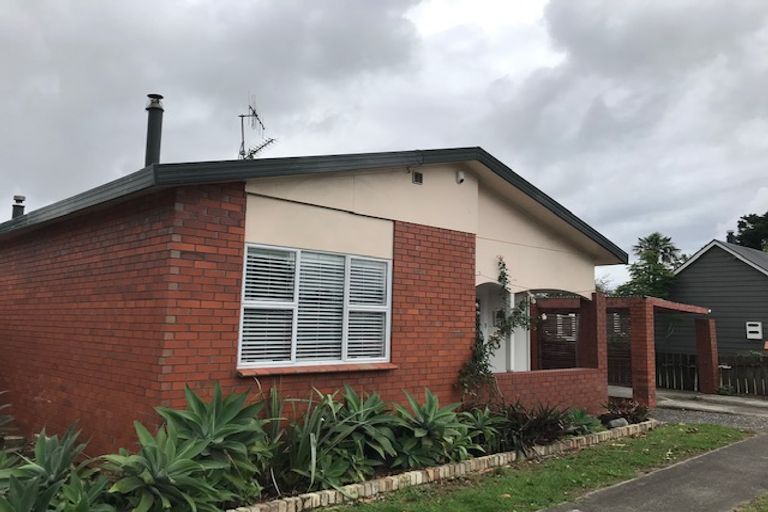 Photo of property in 220 Great South Road, Huntly, 3700