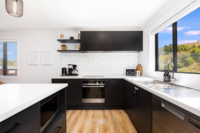 Photo of property in 7 Holystone Road, Whitby, Porirua, 5024