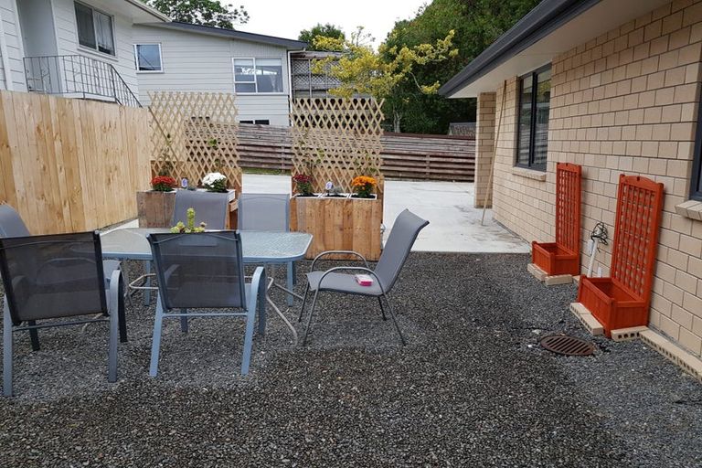 Photo of property in 12 Regency Place, Sunnynook, Auckland, 0632