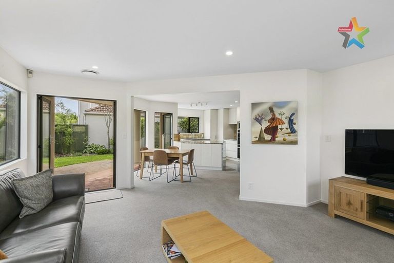 Photo of property in 1/139 Knights Road, Hutt Central, Lower Hutt, 5010