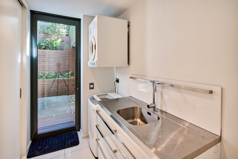 Photo of property in 24d Mandalay Terrace, Khandallah, Wellington, 6035