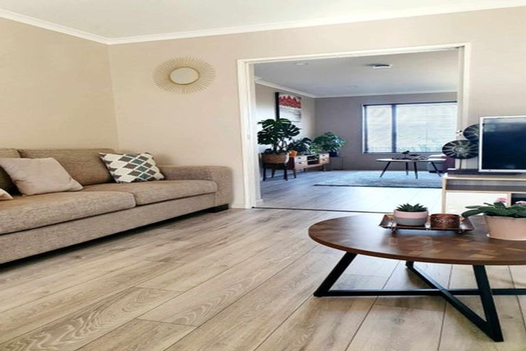 Photo of property in 21 Cambrian Street, Churton Park, Wellington, 6037