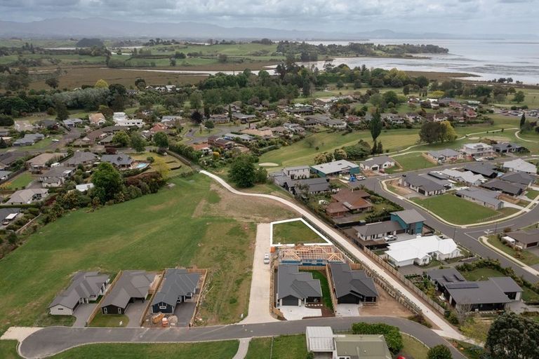 Photo of property in 49d Western Avenue, Omokoroa, 3172