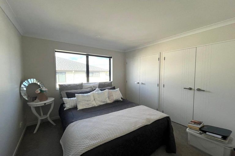 Photo of property in 64 Mettam Drive, Swanson, Auckland, 0614