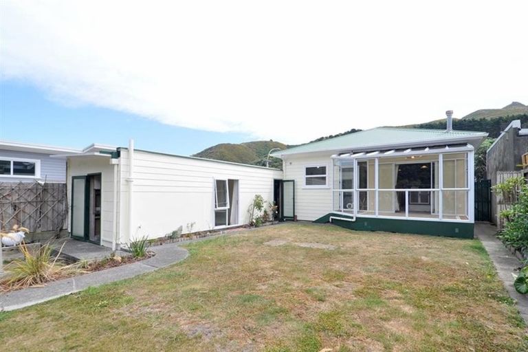 Photo of property in 34 Happy Valley Road, Owhiro Bay, Wellington, 6023