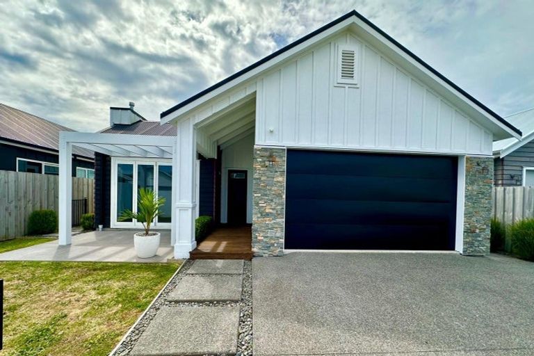 Photo of property in 12 Astelia Lane, Papamoa Beach, Papamoa, 3118