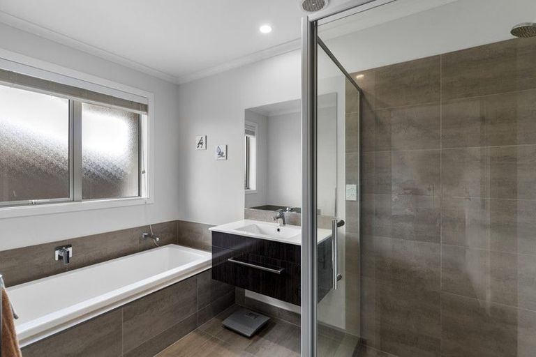 Photo of property in 12 Bragato Way, Te Kauwhata, 3710