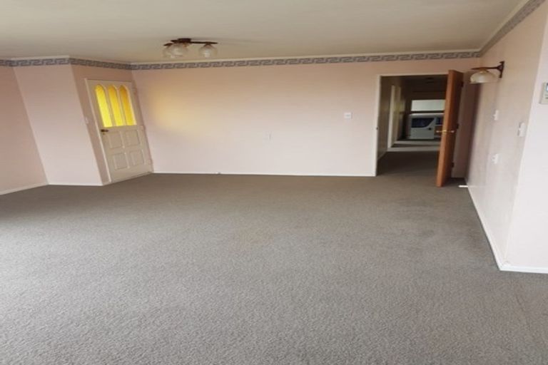 Photo of property in 20 Rice Crescent, Newlands, Wellington, 6037