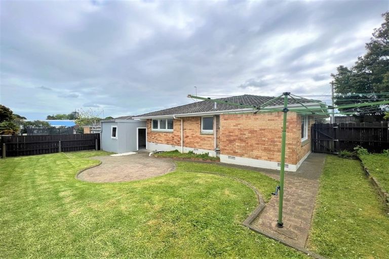 Photo of property in 1/2a Jennifer Place, Papatoetoe, Auckland, 2025