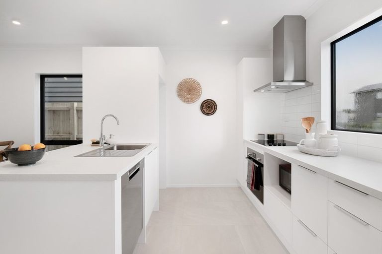 Photo of property in 11 Kitea Place, Mangere, Auckland, 2022