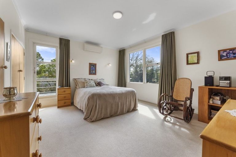 Photo of property in 11 Hughes Avenue, Hokowhitu, Palmerston North, 4410