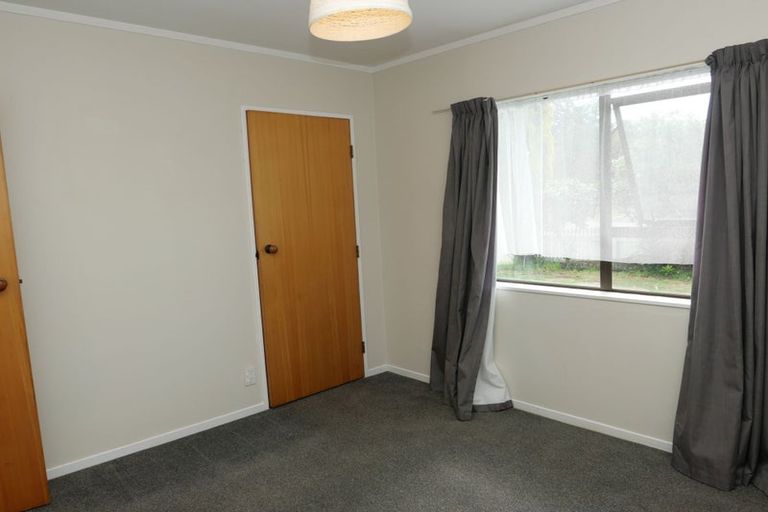 Photo of property in 72 Aorangi Road, Paraparaumu, 5032