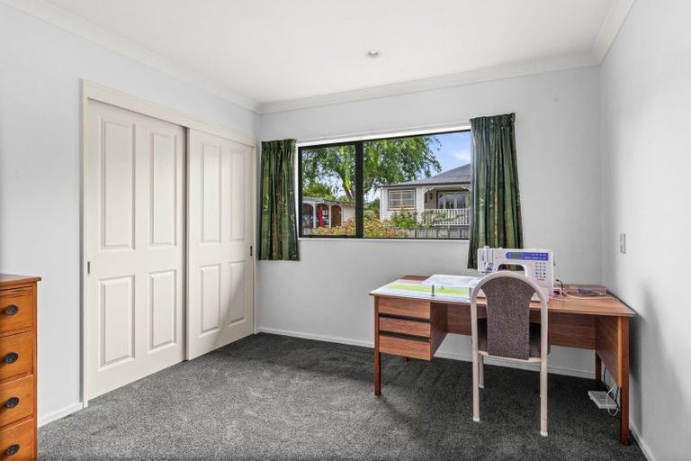 Photo of property in 28 Guthrie Road, Havelock North, 4130